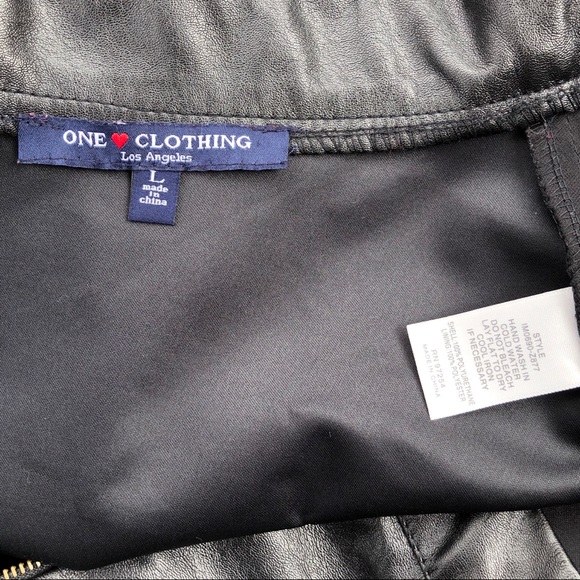 **SOLD** Black Faux Leather POCKETS Skater Skirt size Large - Picture 5 of 6